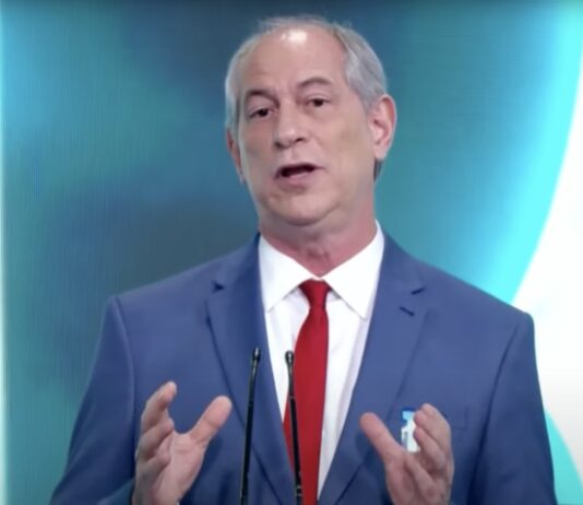Ciro volta ao Brasil nas vésperas do 100 dias do governo Lula