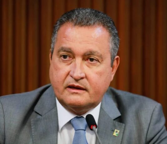 Mais um ministro do Lula culpa Bolsonaro por ataques as escolas