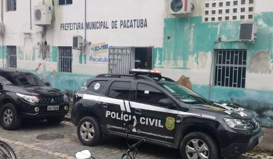 MPCE deflagra operação que prendeu Prefeito de Pacatuba e 8 secretários