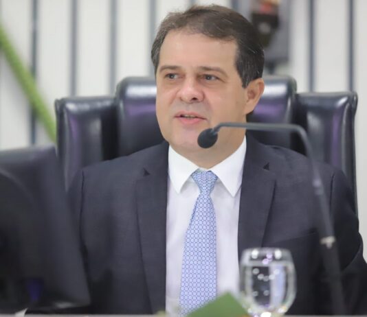 Presidente da Assembleia Legislativa se diz insatisfeito com atual partido e estuda migração para o PSB