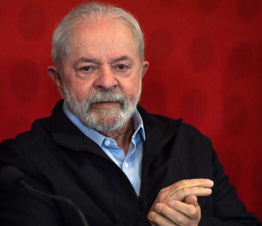 Governo Lula impõe multa milionária ao Google, que tira do ar conteúdo sobre Projeto da Censura