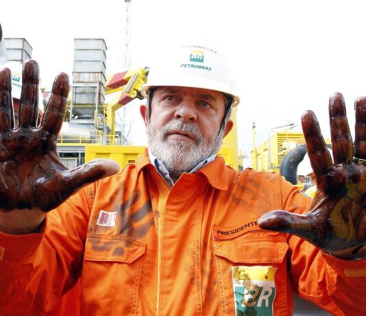 Valor da Petrobras cai R$ 84,8 bilhões desde a eleição de Lula