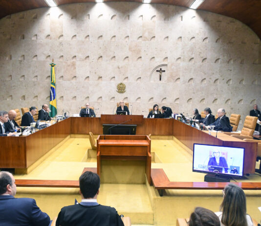STF forma maioria para permitir símbolos religiosos em prédios públicos