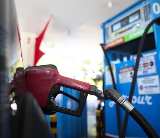 Preço da Gasolina vai subir a partir de quinta-feira (01) em todo o país com aumento da alíquota do ICMS
