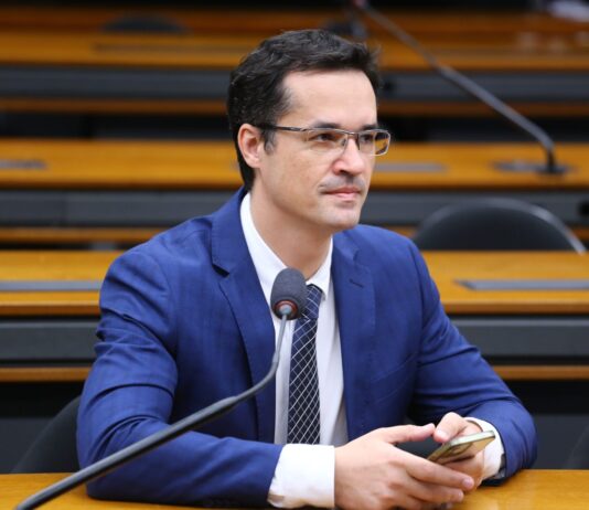 Direção da Câmara confirma cassação do Deputado Deltan Dallagnol