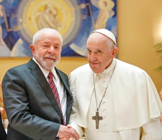 Lula é recebido pelo papa Francisco para falar de ditadores Ortega e Maduro