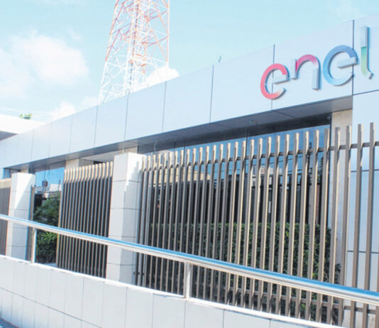 Decon multa ENEL em R$ 15 milhões por condutas irregulares e ineficiência na prestação do serviço público