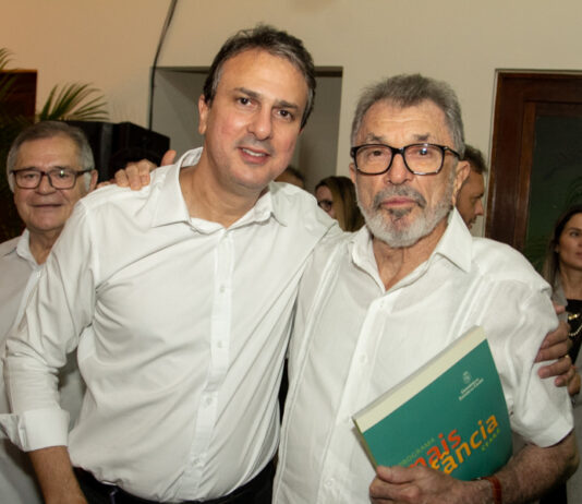 Pai de Camilo Santana assume presidência do PSB neste sábado com 10 novos prefeitos no partido