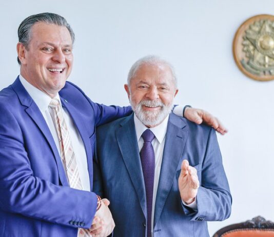 Ministro da agricultura de Lula destina R$ 47 milhões em emendas a cidades onde padrinho político tem fazendas