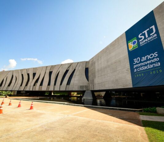 Impunidade: STJ anula provas contra traficante preso com maconha e cocaína em casa