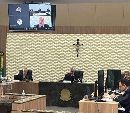 Juiz do TRE se manifesta sobre suspeição, e cassação de deputados do PL deve voltar a julgamento