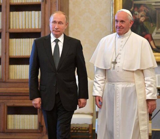 Papa Francisco é criticado após dizer que jovens russos são ‘herdeiros da grande mãe Rússia’