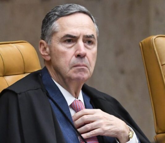 Barroso negou pedido da PF para realizar buscas contra Ministros do Lula