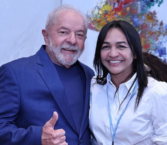 Em relatório, Eliziane deve pedir o indiciamento de Bolsonaro por atos do dia 8