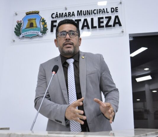 Todos contra o PT: Vereador de fortaleza sugere no 2° turno união entre grupos de Sarto, Bolsonaro e Wagner