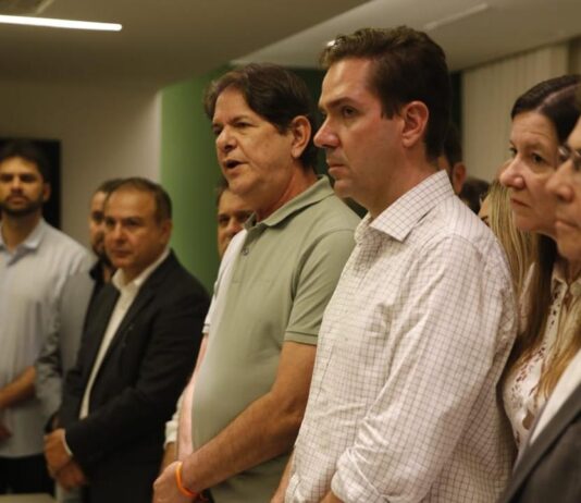 Crise no PDT: Cid Gomes e aliados tentam garantir apoio à convocação de reunião extraordinária do partido