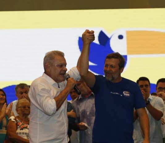Com presença de Ciro Gomes, José Sarto e Tasso Jereissati convenção do PSDB reconduz Élcio a presidência do partido