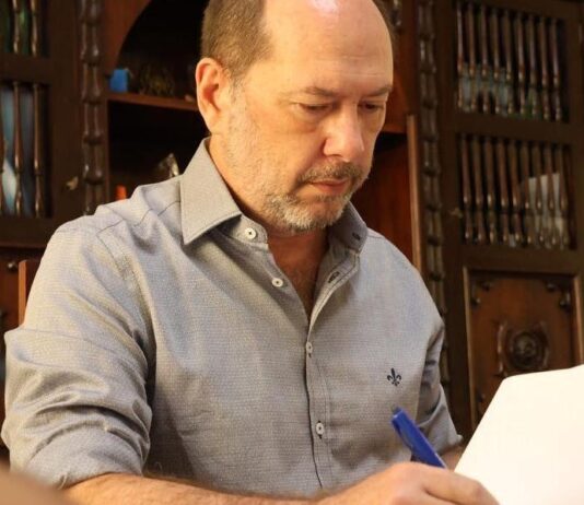 Prefeito de Sobral Ivo Ferreira Gomes anuncia cobrança de Taxa de Lixo no munícipio