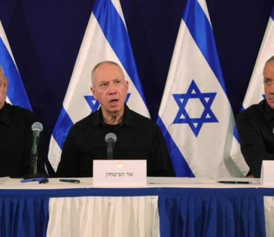 Israel acusa OMS de dar “carta branca a terroristas”