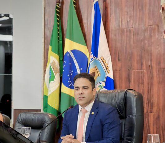 “Enquanto foca em monitoramento com câmeras para policiais, a segurança pública perde força”, afirmou o vereador Julierme Sena sobre a nova PEC da segurança de Lula