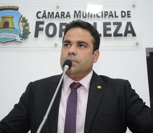 “Um desrespeito com os fortalezenses que pagam tantos impostos” disse Ver. Julierme Sena sobre a espera do atendimento a saúde na cidade