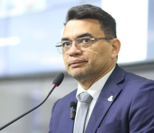 Deputado Sargento Reginauro denuncia gastos de mais de 130 milhões do governo do PT no Ceará em publicidade