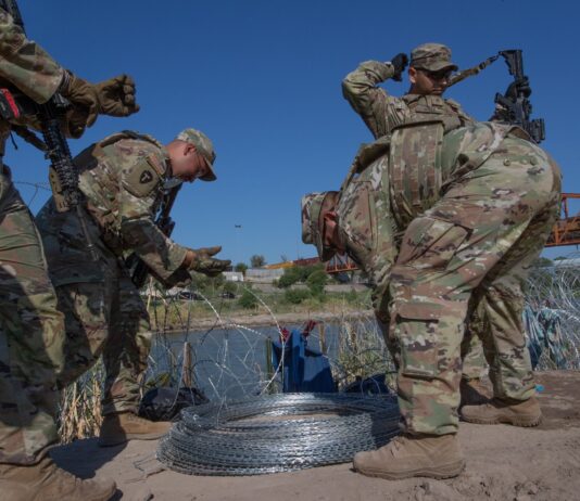 25 governadores apoiam o Texas contra a Suprema Corte dos EUA no caso da cerca na fronteira com o México