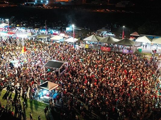 MPCE recomenda que Prefeitura de Acaraú cancele gasto de quase R$ 1 mi com atrações de Carnaval