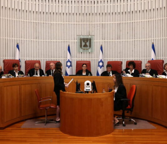 Em meio a guerra STF de Israel derruba reforma que limitava o seu poder