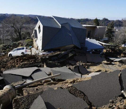 Sobe para 57 o número de mortos no Japão após terremoto