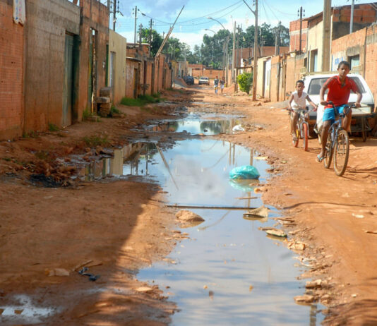 Aumento de Impostos: Reforma tributária vai fazer conta de água subir em média 18%