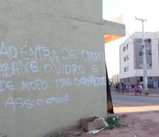 Quem manda é o crime? Em meio ao conflito de facções, moradores deixam o Alamedas das Palmeiras