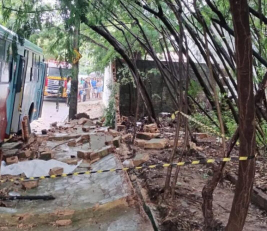 Descaso? Mulher morre atingida por muro de CSU no Conjunto Ceará