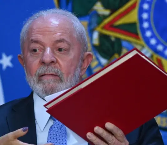 Governo Lula paga quase R$ 200 milhões sem licitação a réu por desvio de verba