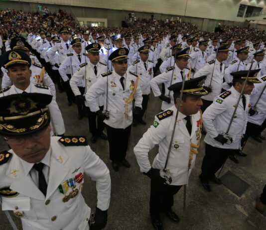Brasil perde mais de 30 mil policiais militares em uma década