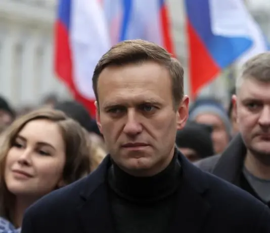 Principal opositor de Putin, Alexei Navalny morre em prisão na Rússia