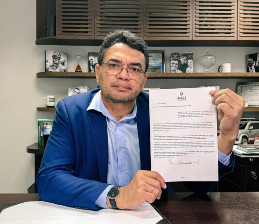 “Vai virar as costas para o seu povo?”, questiona deputado Sargento Reginauro a governador Elmano sobre reajuste dos servidores