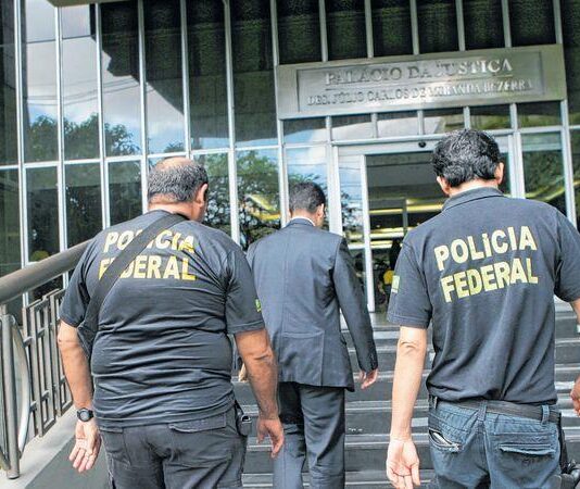 Impunidade? Desembargadora aposentada e advogados são absolvidos em ação que apurava venda de liminares no TJCE