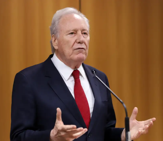 Lewandowski culpa Carnaval pela fuga de dupla do Comando Vermelho