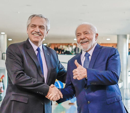 Ex-presidente Alberto Fernández é denunciado na Argentina por peculato