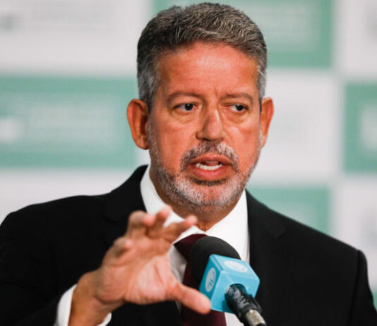 Arthur Lira faz críticas à PF: ‘Ninguém quer trocar tiro com bandido; quer tocar ação que dê mídia’