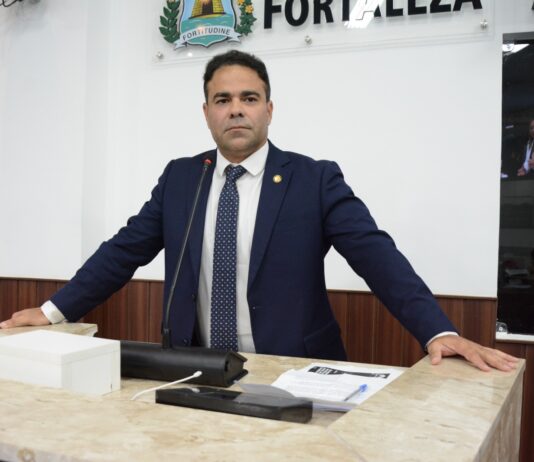 Transparência: Vereador Julierme Sena apresenta projeto para obrigar a prefeitura de Fortaleza a informar sobre destinação de emendas parlamentares