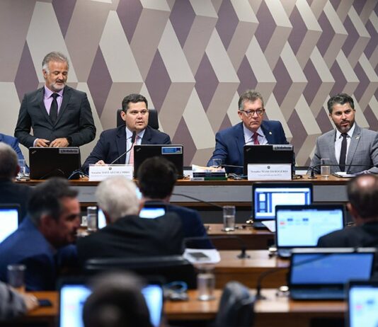 Em resposta ao STF, CCJ do Senado aprova PEC Antidrogas que vai ao plenário