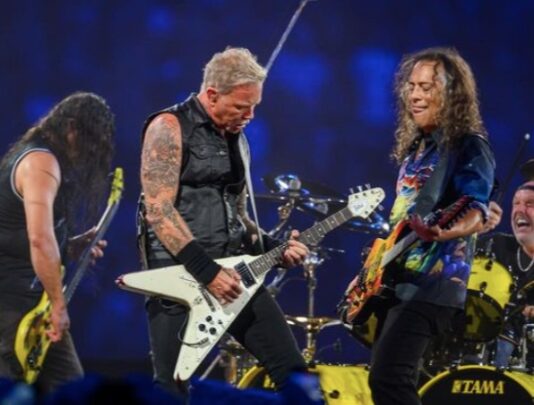 Banda Metallica doa meio milhão de reais para vítimas dos temporais no RS