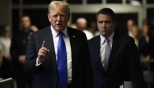 “Julgamento foi fraudulento e vergonhoso; verdadeiro veredicto será dado pelo povo”, diz Trump após ser condenado por júri