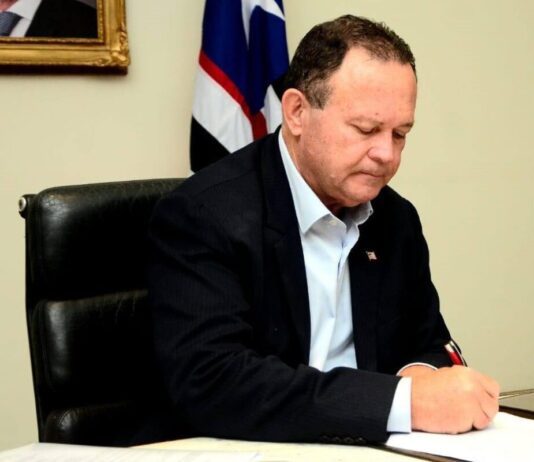 Assembleia Legislativa do Maranhão aprova lei que dobra salário do governador do Estado