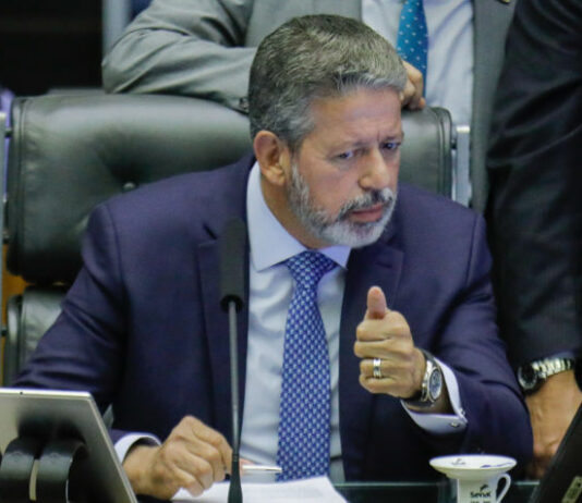 Câmara cria comissão especial para PEC das drogas após decisão do STF