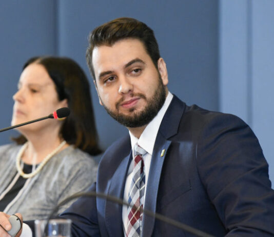 EUA já sabem quem falsificou dados de Filipe Martins, diz advogado