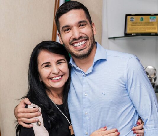 André Fernandes anuncia Alcyvania Pinheiro como vice-prefeita em sua chapa pelo PL