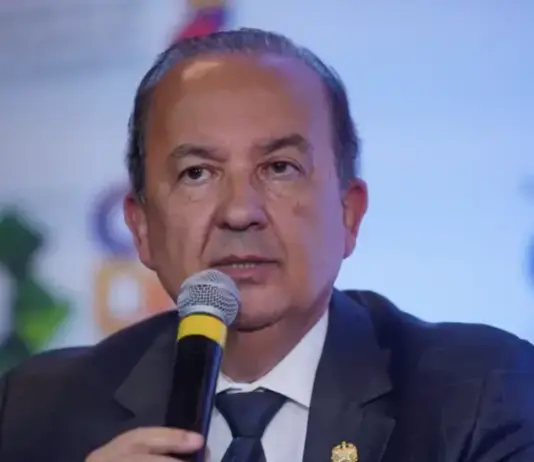 Jorginho Mello avisa que Santa Catarina não patrocinará parada LGBT